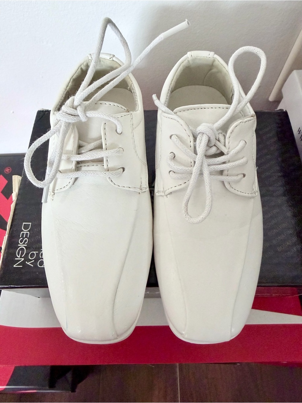 White Lace-Up Leather Shoes (6C kids)